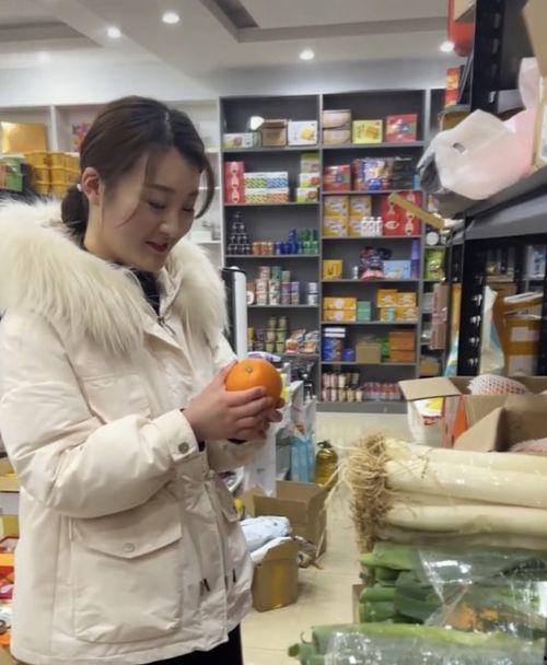 厂工集体吃瓜视频,欢乐瞬间记录工作之余的轻松时光