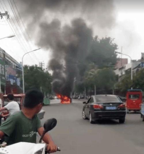 镇平西关吃瓜事件视频最新,一场引发热议的网络风波