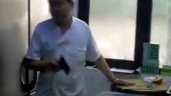 邳州二哥吃瓜事件视频曝光,视频曝光引发网友热议