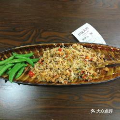 瓜哥吃鸡骨头炒饭视频,吃鸡骨头炒饭，美味与营养并存