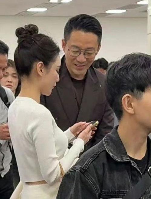 韩国人吃瓜汪小菲视频,汪小菲吃瓜视频，引发跨国美食文化交流