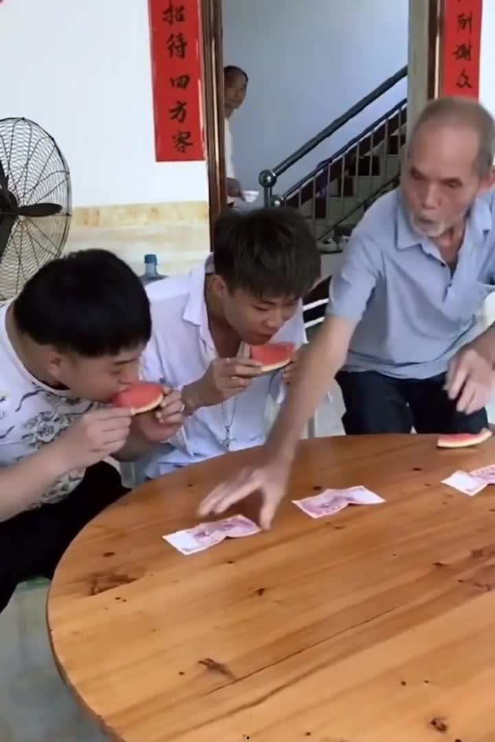 爷爷吃瓜视频大全,欢乐时光里的趣味瞬间