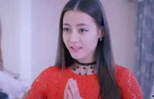 迪丽热巴吃瓜搞笑视频,萌态十足引网友爆笑