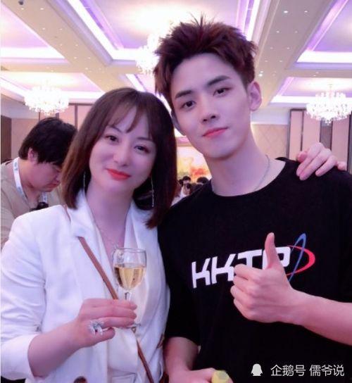 公司女总裁吃瓜视频,吃瓜视频背后的职场风云