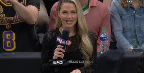 球迷吃瓜的视频