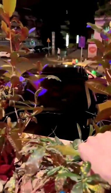 大学生围观吃瓜视频